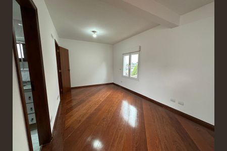 Casa de condomínio para alugar com 375m², 4 quartos e 4 vagasSuíte 3