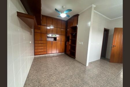 Casa de condomínio para alugar com 375m², 4 quartos e 4 vagasCozinha