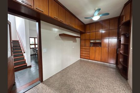 Casa de condomínio para alugar com 375m², 4 quartos e 4 vagasCozinha