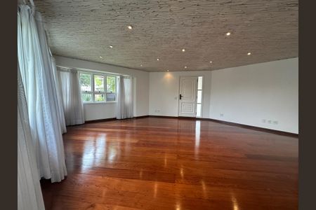 Casa de condomínio para alugar com 375m², 4 quartos e 4 vagasSala