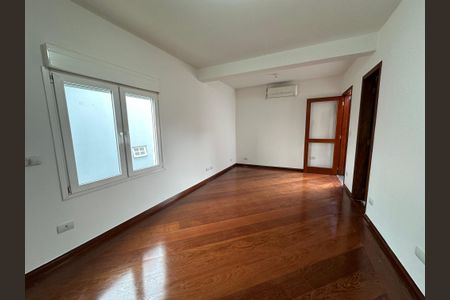 Casa de condomínio para alugar com 375m², 4 quartos e 4 vagasSuíte 3