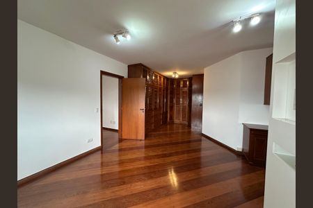 Casa de condomínio para alugar com 375m², 4 quartos e 4 vagasSuíte 2