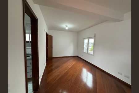 Casa de condomínio para alugar com 375m², 4 quartos e 4 vagasSuíte 3
