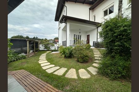 Casa de condomínio para alugar com 375m², 4 quartos e 4 vagasQuintal