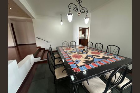 Casa de condomínio para alugar com 375m², 4 quartos e 4 vagasSala de Jantar