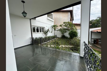 Casa de condomínio para alugar com 375m², 4 quartos e 4 vagasVaranda da Sala