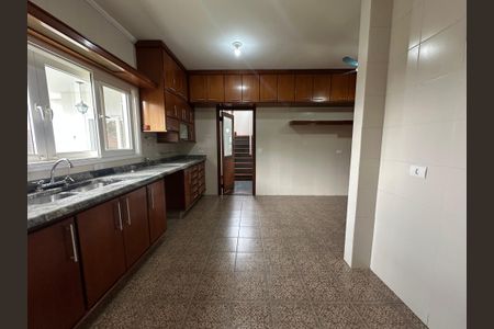 Casa de condomínio para alugar com 375m², 4 quartos e 4 vagasCozinha