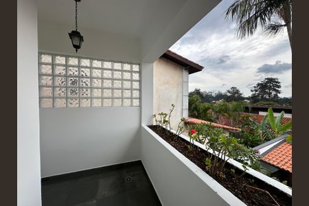 Casa de condomínio para alugar com 375m², 4 quartos e 4 vagasVaranda