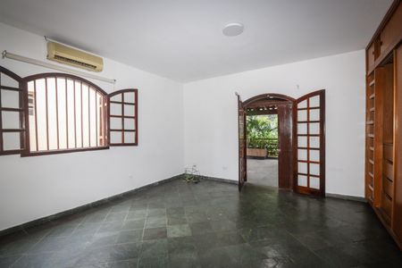 Casa para alugar com 125m², 2 quartos e 2 vagasSuite