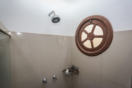 Casa para alugar com 125m², 2 quartos e 2 vagasBanheiro da Suite