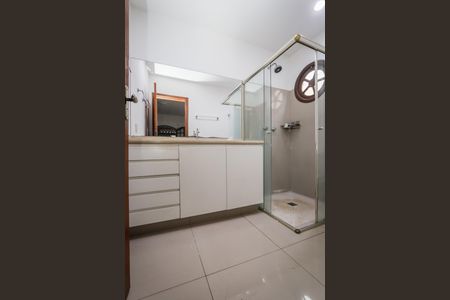 Casa para alugar com 125m², 2 quartos e 2 vagasBanheiro da Suite