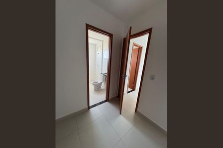 Apartamento para alugar com 2 quartos, 57m² em Novo Mundo, Uberlândia