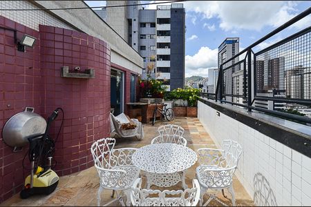 Apartamento à venda com 155m², 2 quartos e 1 vaga Apartamento à venda com 155m², 2 quartos e 1 vagaÁrea Cobertura