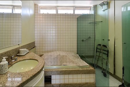 Apartamento à venda com 155m², 2 quartos e 1 vaga Apartamento à venda com 155m², 2 quartos e 1 vagaBanheiro Suíte