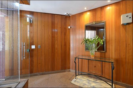 Apartamento à venda com 155m², 2 quartos e 1 vaga Apartamento à venda com 155m², 2 quartos e 1 vagaHall de entrada