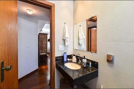 Apartamento à venda com 155m², 2 quartos e 1 vaga Apartamento à venda com 155m², 2 quartos e 1 vagaBanheiro Social