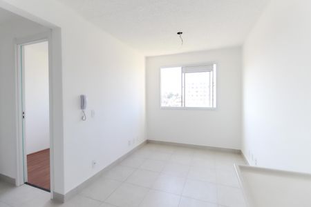 Sala - Cozinha de apartamento para alugar com 2 quartos, 32m² em Vila Carmosina, São Paulo