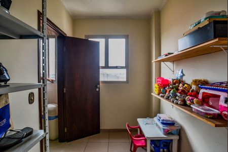 Apartamento à venda com 198m², 3 quartos e 2 vagasQuarto de Serviço