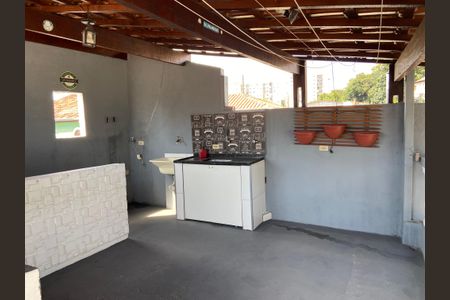Casa para alugar com 68m², 1 quarto e 1 vagaÁrea de Serviço