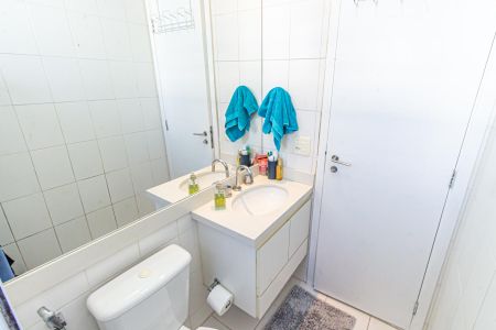 Apartamento à venda com 146m², 3 quartos e 2 vagas Apartamento à venda com 146m², 3 quartos e 2 vagasBanheiro da Suíte 1