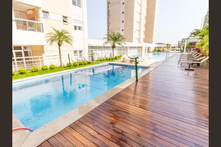 Apartamento à venda com 146m², 3 quartos e 2 vagas Apartamento à venda com 146m², 3 quartos e 2 vagasÁrea comum - Piscina