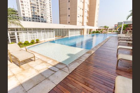 Apartamento à venda com 146m², 3 quartos e 2 vagas Apartamento à venda com 146m², 3 quartos e 2 vagasÁrea comum - Piscina