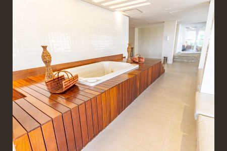 Apartamento à venda com 146m², 3 quartos e 2 vagas Apartamento à venda com 146m², 3 quartos e 2 vagasÁrea comum - Spa