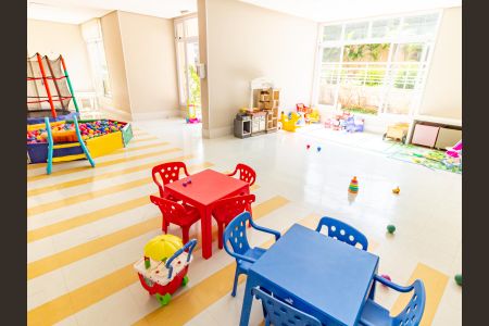 Apartamento à venda com 146m², 3 quartos e 2 vagas Apartamento à venda com 146m², 3 quartos e 2 vagasÁrea comum - Brinquedoteca