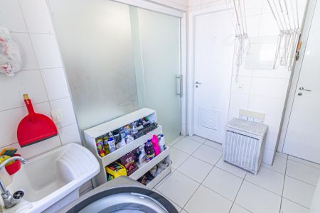 Apartamento à venda com 146m², 3 quartos e 2 vagas Apartamento à venda com 146m², 3 quartos e 2 vagasÁrea de Serviço
