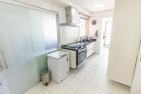 Apartamento à venda com 146m², 3 quartos e 2 vagas Apartamento à venda com 146m², 3 quartos e 2 vagasCozinha