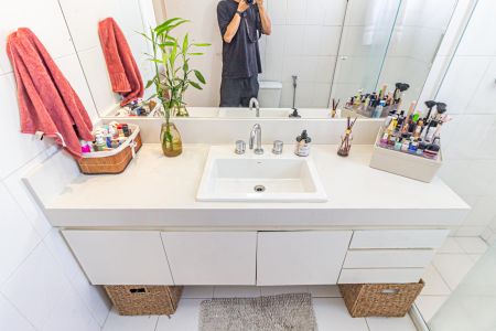 Apartamento à venda com 146m², 3 quartos e 2 vagas Apartamento à venda com 146m², 3 quartos e 2 vagasBanheiro da Suíte 2