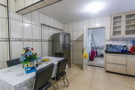 Apartamento à venda com 107m², 2 quartos e 1 vagaCozinha 