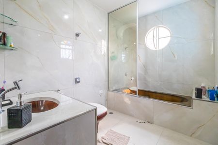 Casa à venda com 125m², 4 quartos e 2 vagasBanheiro da Suíte