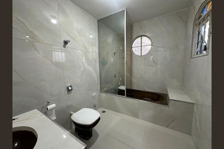 Casa à venda com 125m², 3 quartos e 2 vagasBanheiro da Suíte