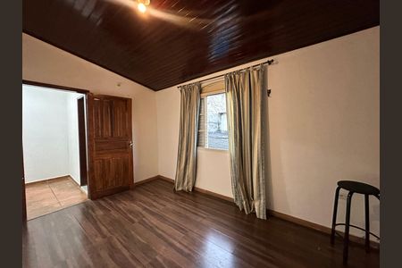 Casa à venda com 125m², 3 quartos e 2 vagasSuíte