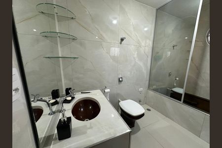 Casa à venda com 125m², 3 quartos e 2 vagasBanheiro da Suíte