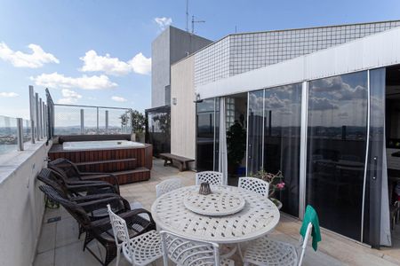 Apartamento à venda com 300m², 3 quartos e 3 vagasCobertura 