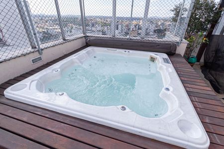Apartamento à venda com 300m², 3 quartos e 3 vagasCobertura 