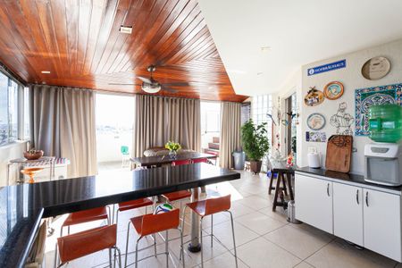 Apartamento à venda com 300m², 3 quartos e 3 vagasCobertura 