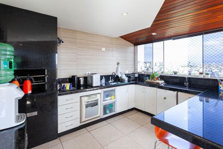 Apartamento à venda com 300m², 3 quartos e 3 vagasCobertura 