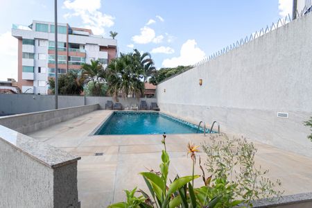 Apartamento à venda com 300m², 3 quartos e 3 vagasÁrea comum - Piscina