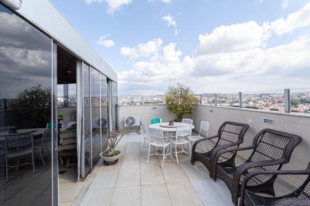 Apartamento à venda com 300m², 3 quartos e 3 vagasCobertura 