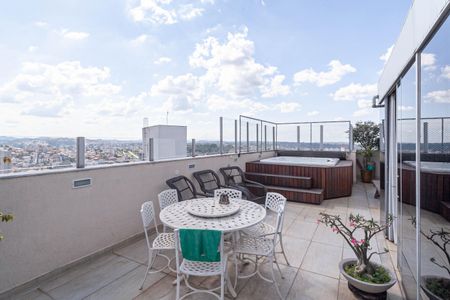 Apartamento à venda com 300m², 3 quartos e 3 vagasCobertura 