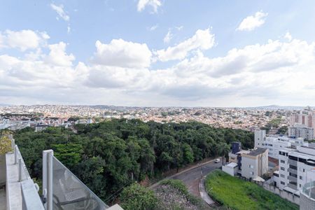 Apartamento à venda com 300m², 3 quartos e 3 vagasCobertura - Vista