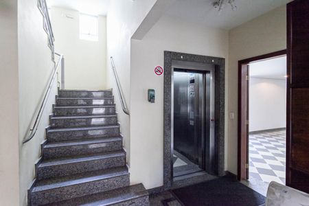 Apartamento à venda com 300m², 3 quartos e 3 vagasHall social