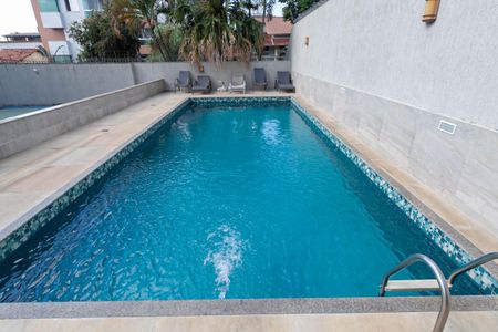Apartamento à venda com 300m², 3 quartos e 3 vagasÁrea comum - Piscina