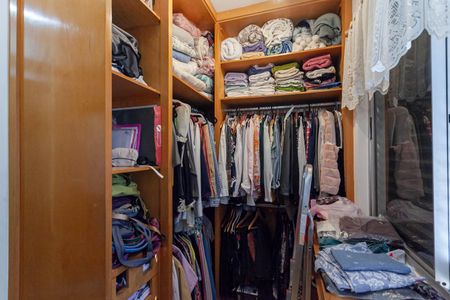 Apartamento à venda com 300m², 3 quartos e 3 vagasCloset da suíte 1