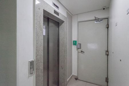 Apartamento para alugar com 225m², 3 quartos e 2 vagasHall social