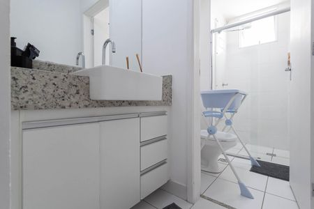 Apartamento para alugar com 225m², 3 quartos e 2 vagasBanheiro social 