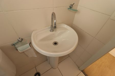 Apartamento para alugar com 65m², 2 quartos e 1 vagaBanheiro - Pia